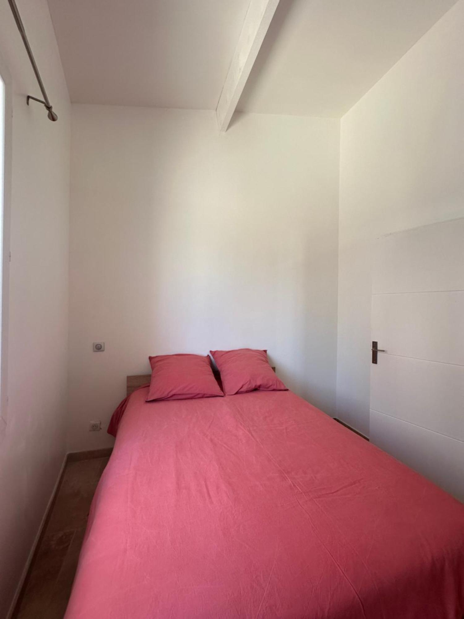 Appartement Avec Vue Sur L Eglise Des Saintes Kültér fotó