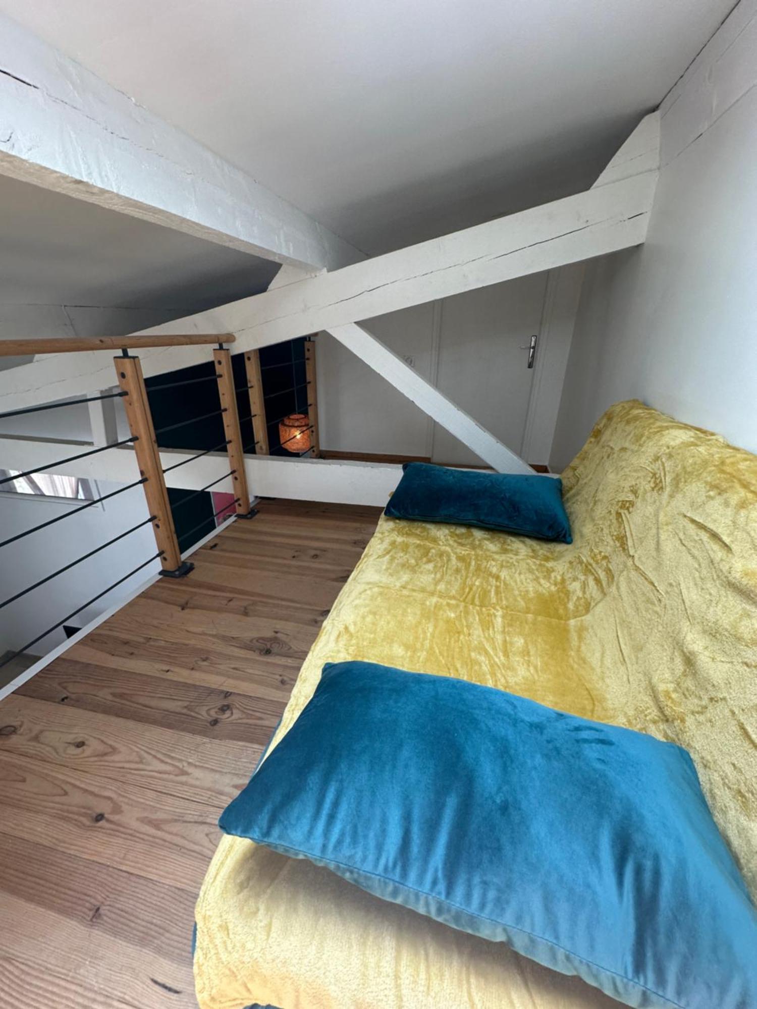 Appartement Avec Vue Sur L Eglise Des Saintes Kültér fotó