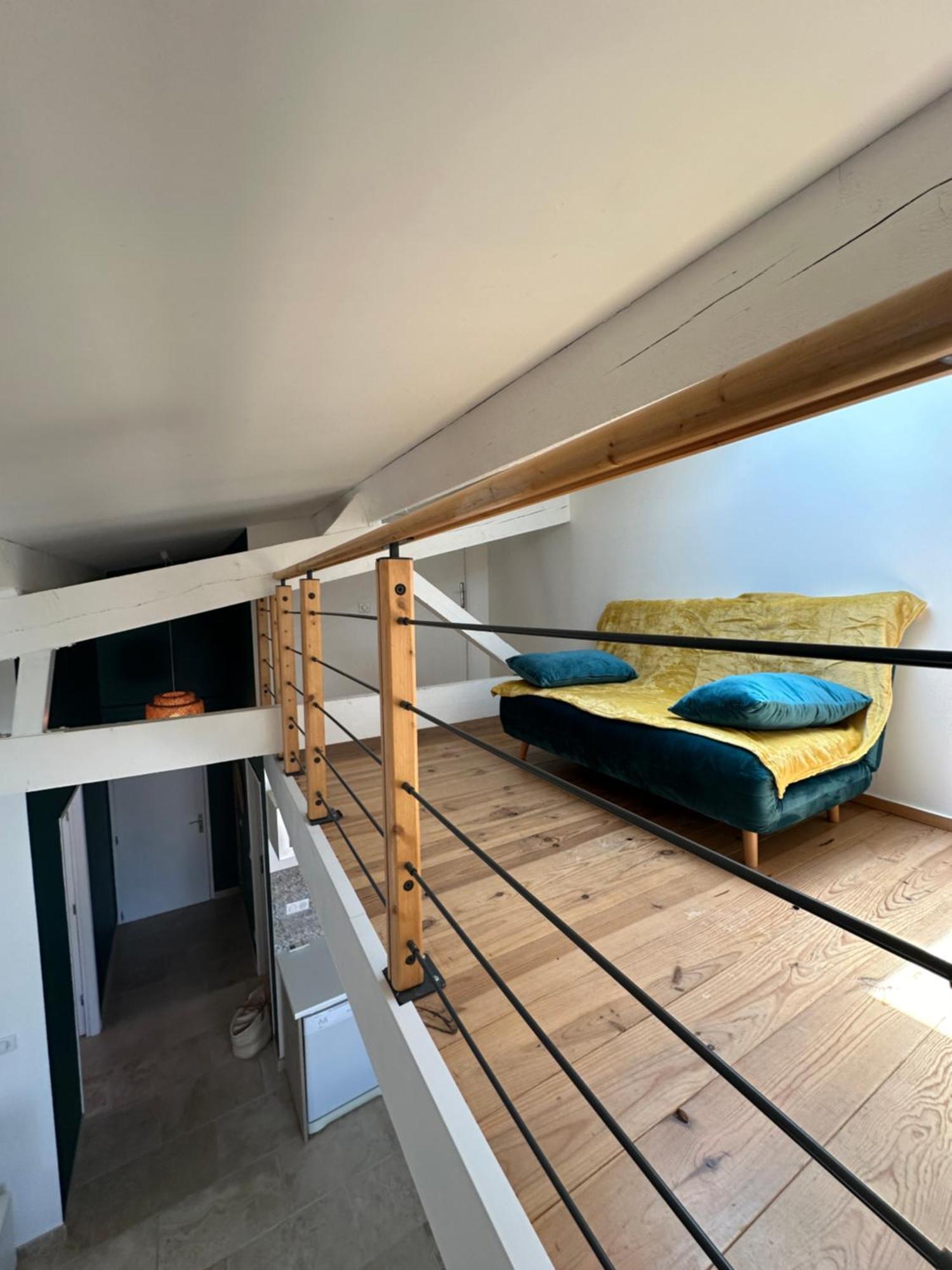 Appartement Avec Vue Sur L Eglise Des Saintes Kültér fotó